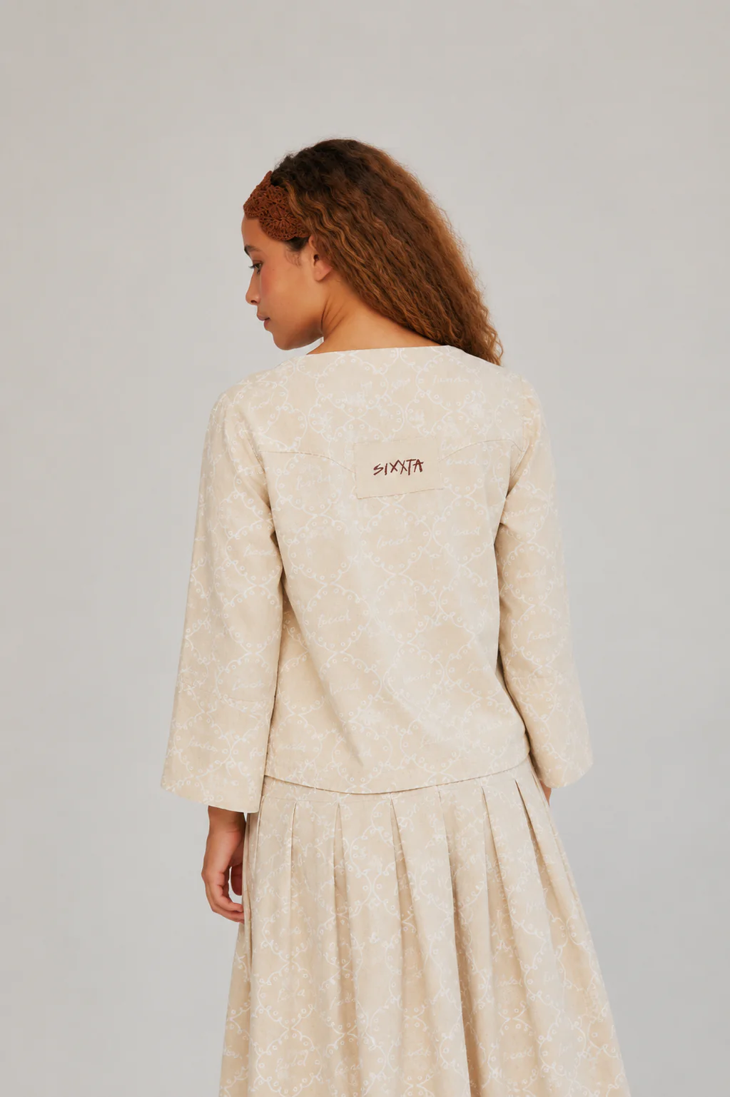 Guest tablecloth off-white jacket - Image 3